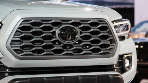 'That's Hilarious:' Woman Replaces Battery 3 Times In 1 Year. Then Mechanic Learns What's Really Going On