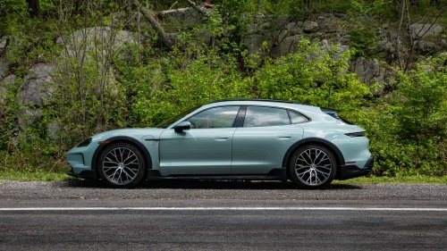 Porsche révèle les secrets des batteries qui permettent à la Taycan d'aller plus loin et de se recharger plus rapidement