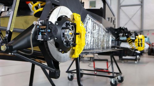 Donkervoort F22: Konsistensi Radikal dalam Konstruksi Mobil