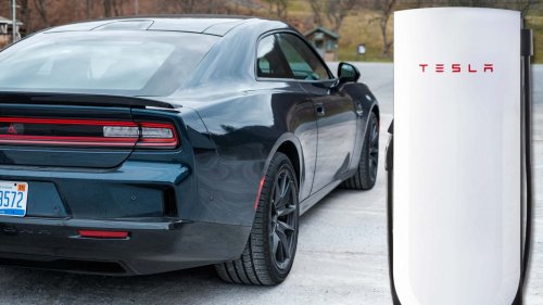 Jeep dan Dodge EV Akan Dapat Akses Supercharger Tesla di 2026