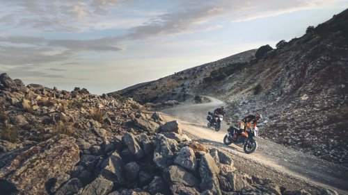 Llamada a revisión para las KTM 390 Adventure, Husqvarna Vitpilen y Svartpilen