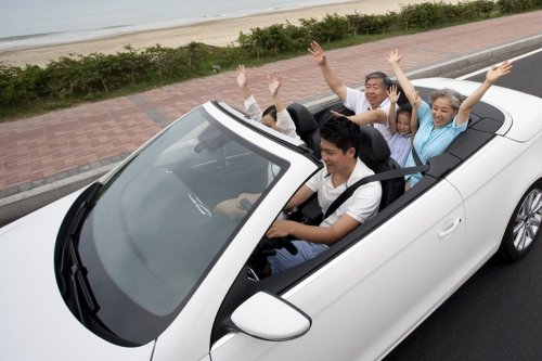 ‘Ford Should Put This in the Museum:’ Junkyard Worker Gets Ford Escape With Almost 600,000 Miles. Then He Peels Back Paint Layers