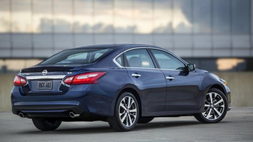 'CarMax Has To Be Stopped:' Man Goes to CarMax. Then He Sees How Much a 2015 Nissan Altima Is Selling For