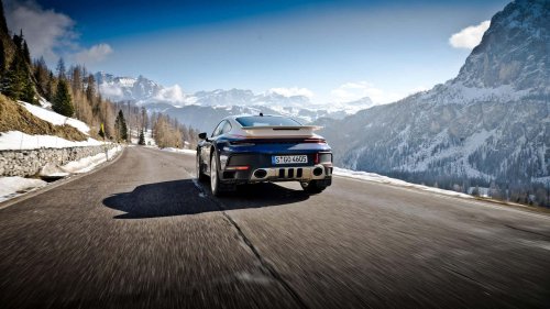 El Porsche 911 Dakar se toma unos días de descanso en los Dolomitas