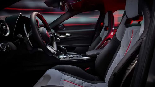 Alfa Romeo Giulia Quadrifoglio Luna Rossa: Selten und stark