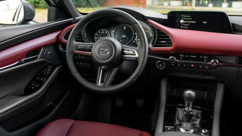 El Volkswagen Golf queda noqueado con la oferta del Mazda3 2026