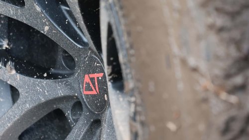 El pick-up con ducha y tienda en el techo que recorrió 5 países en 10 días