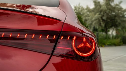 Mercedes-Benz CLA 2025: conducimos la cautivadora berlina