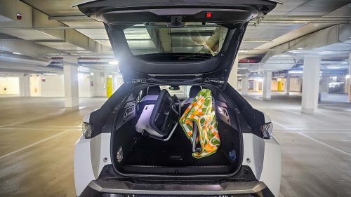 Peugeot E-3008 (2025) im Dauertest: Starkes Design, hoher Preis