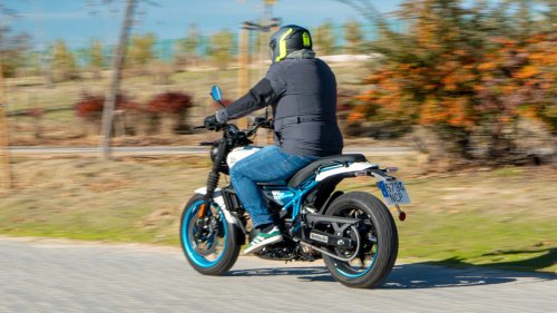 Royal Enfield Guerrilla 450, una naked para iniciarse con estilo