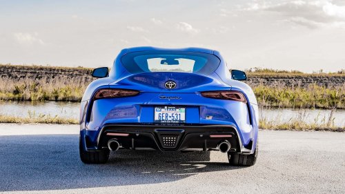 Man’s Toyota Supra Runs Out of Gas. Then He Notices Something Strange When Filling Up
