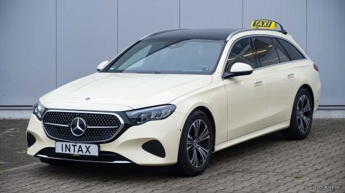 Mercedes E-Klasse T-Modell jetzt auch als Taxi mit Panorama-Schiebedach