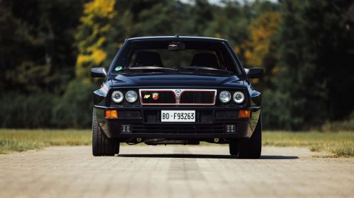 La Lancia Delta HF Integrale d'un célèbre chanteur italien est à vendre