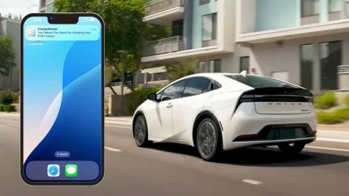 Toyota Temukan Cara Yakinkan Pemilik PHEV Lebih Sering Isi Daya