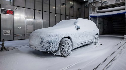 The New Mercedes GLB Has Three Screens, Seven Seats, and Plenty of Stars