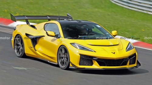 Corvette 'Zora' dalam Kamuflase Terlihat seperti ZR1