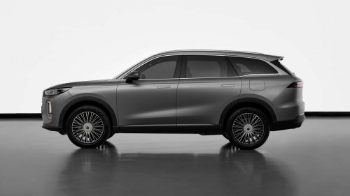 425 CV, 4x4, 140 km en eléctrico y 38.990 € (con descuento): el nuevo SUV de Ebro ya está aquí