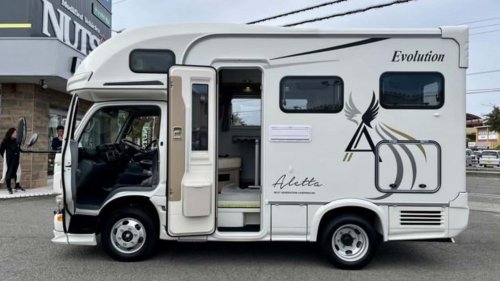 ¿Necesitas una autocaravana compacta? Atento a la Toyota Camroad japonesa
