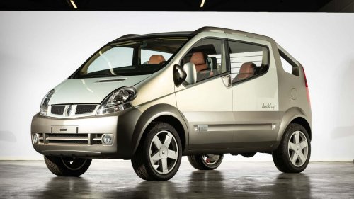 Renault vende 100 'duplicados' de su colección de coches históricos