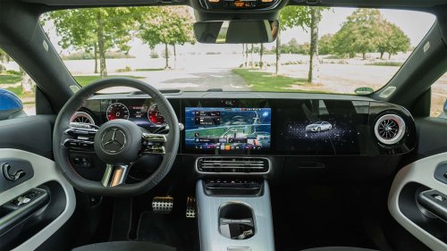 Mercedes-Benz CLA 2025: conducimos la cautivadora berlina