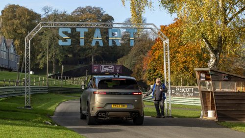 Man Leaves Range Rover Unattended 1 Week While On Vacation. Then He Sees What It Looks Like