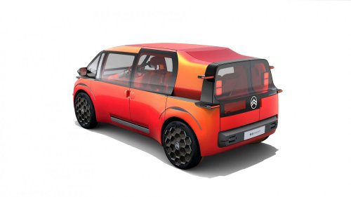 Le pneu qui lit la route avant le conducteur