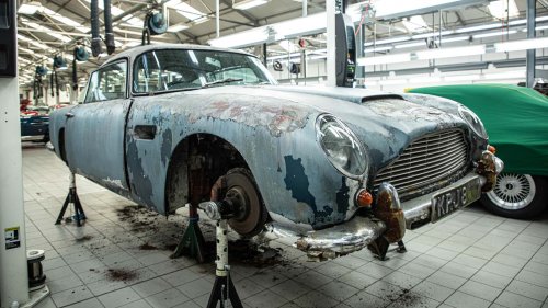 Dieser schrottreife Aston Martin DB5 glänzt wieder wie neu