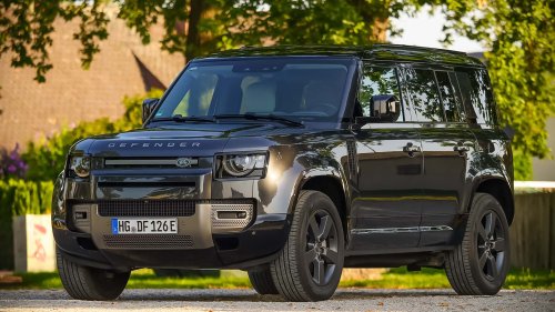 Land Rover Defender P300e im Test: Sanftmütiger Offroad-Gigant