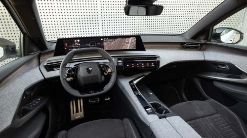 Mandos y pantallas: cómo cambian los interiores de los coches