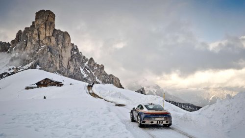 El Porsche 911 Dakar se toma unos días de descanso en los Dolomitas