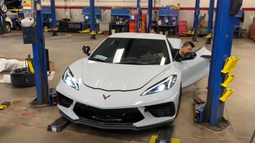 Woman Waits Over A Year To Get Her Oil Changed. Now She's Terrified the Techs Can Tell