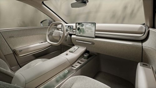 Skoda Epiq : premières images officielles en camouflage aux couleurs vives