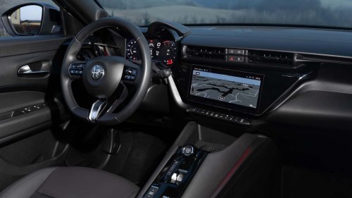 Alfa Romeo Junior Ibrida Q4, la prueba de consumo real del mild hybrid 4x4