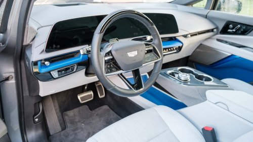 Cadillac Optiq 2026: Peningkatan Performa dan Colokan Tesla