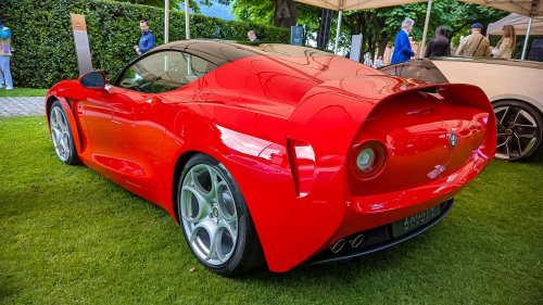 Alfa Romeo 8C Telah Kembali tapi Tidak seperti yang Anda Ingat
