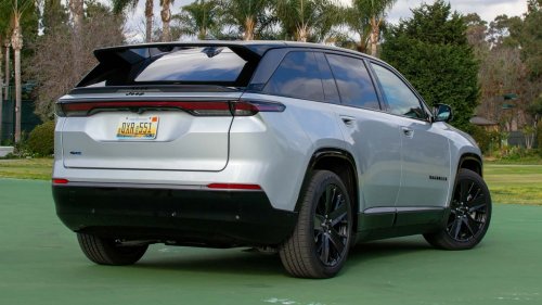 ‘It’s a Jeep Thing:’ Man Parks Jeep Wagoneer S Outside With Half Charge. Then He Tries to Drive It 2 Days Later