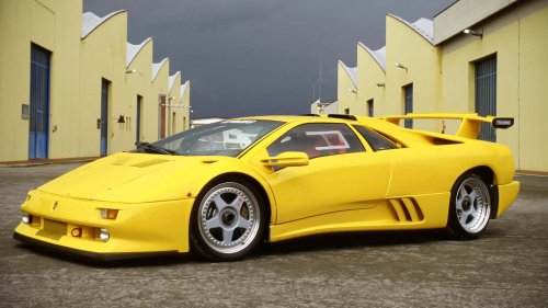 El Lamborghini Diablo cumple 35 años: ¡Tanti Auguri, el chico del póster!