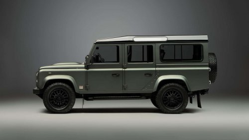 Land Rover Spends 300 Hours Painting a Classic Defender V-8