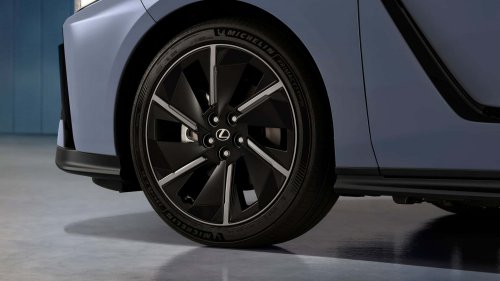 Lexus ES 2026: la berlina electrificada, ya a la venta en España