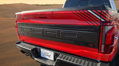 Ford Reveals F-150 Raptor R With 900+ HP But You Can’t Buy It (Yet)