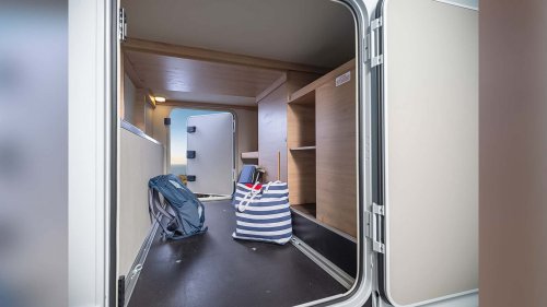 Knaus Live Wave Black Edition: über 14.000 Euro günstiger