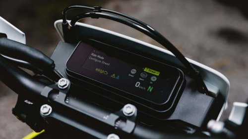 Husqvarna actualiza sus motos 701 de enduro y Supermoto para mejorar el control