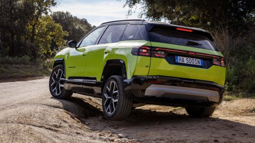 Jeep Compass vs. Toyota RAV4: Beliebte SUVs im Vergleich