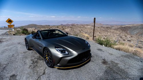 Review Aston Martin Vantage Roadster: Rasa Berkendara ala Coupe