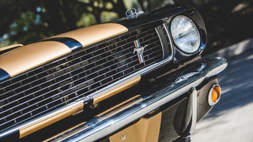 'No Apple CarPlay:' Man’s Ford Doesn't Have Cupholders, a Radio, or a Backseat. Why Won’t He Sell It?