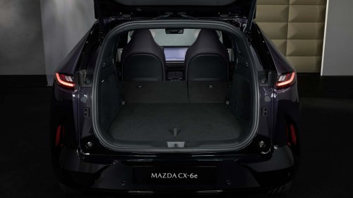 Mazda CX-6e vs Tesla Model Y, duel entre crossovers polyvalents