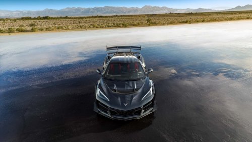 Chevrolet Celebrates America's Birthday With Special Stars and Stripes Graphics