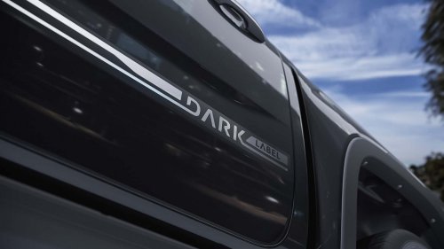 VW Amarok Dark Label: Ein Pick-up sieht schwarz