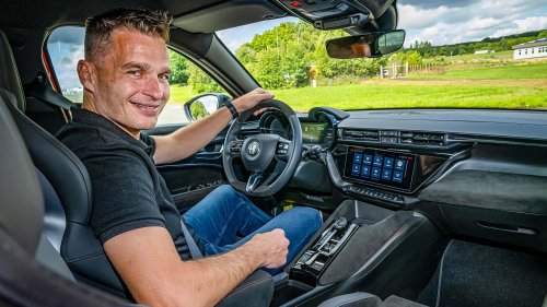 Alfa Romeo Junior Veloce im Test: Elektro-Knaller mit Charisma?