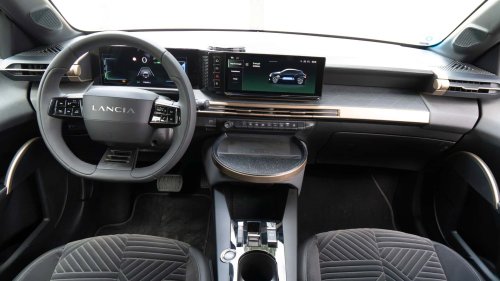 Lancia Ypsilon Elettrica 2026, un utilitario cero emisiones con mucho estilo